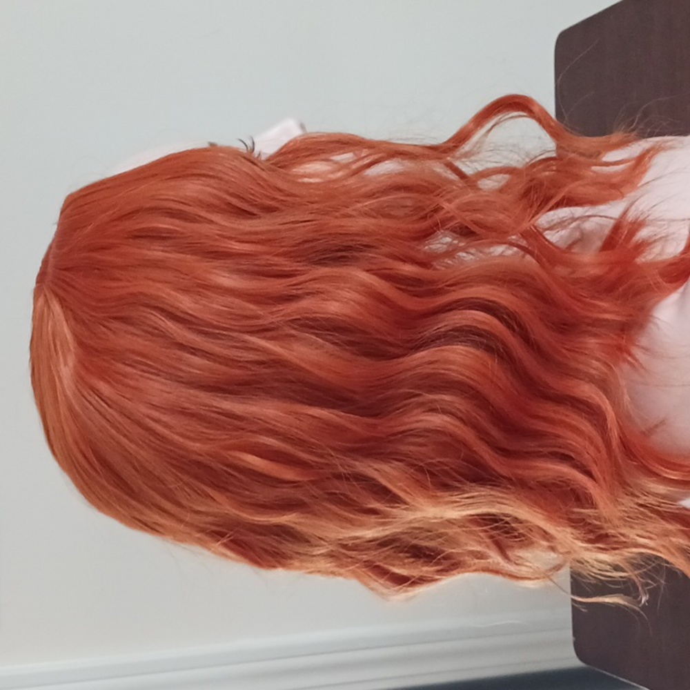 Reddish-orange wig - Picture 2 of 4